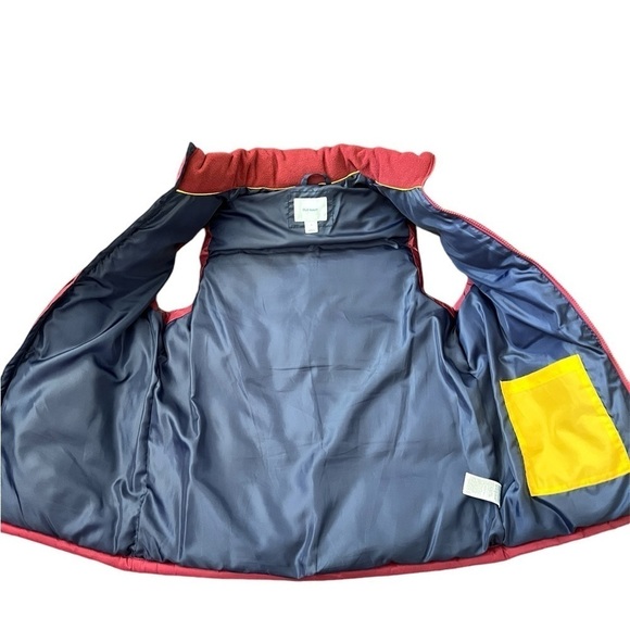 Old Navy burgundy puffer vest - perfect for winter - Picture 2 of 3
